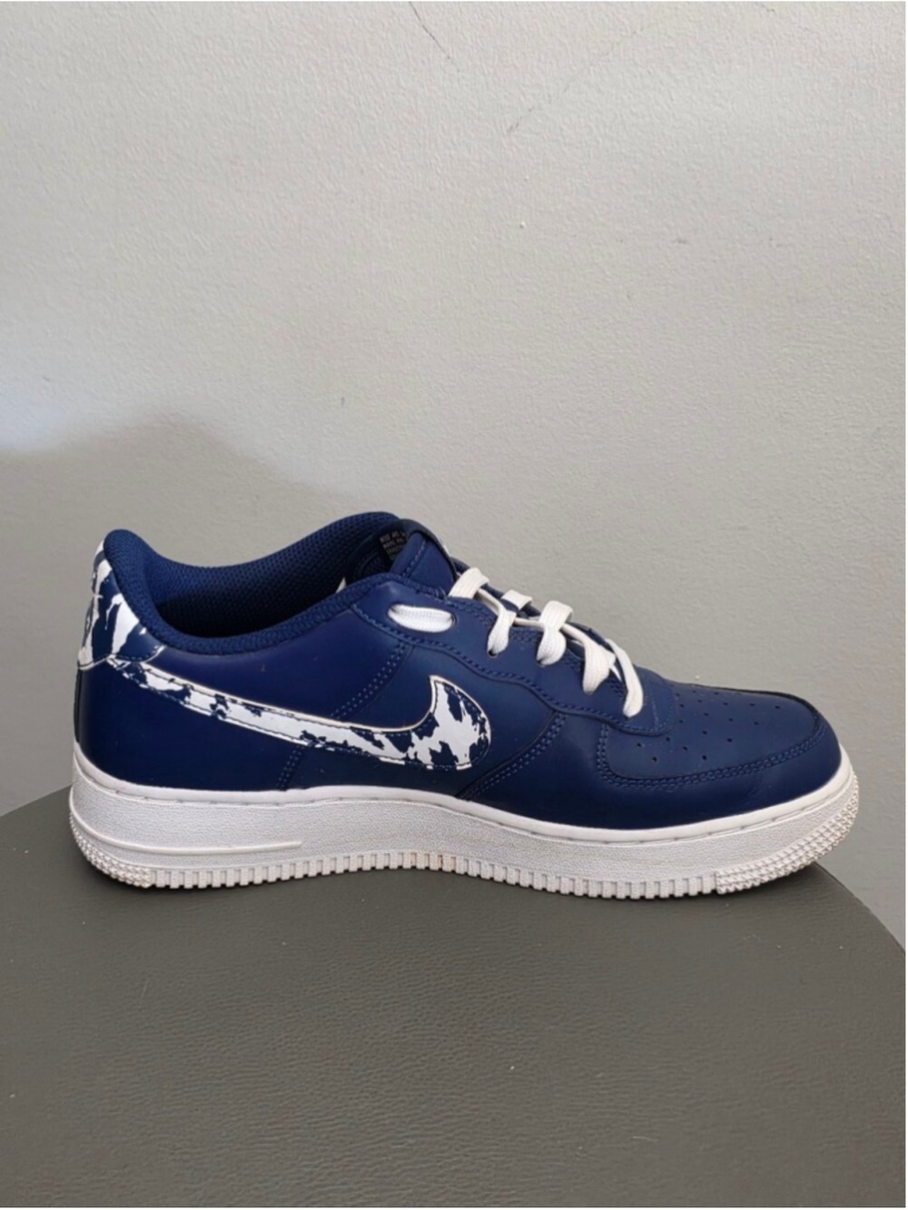 Nike Air Force 1 LV8 1 GS Splatter Swoosh Blue Void Sneakers 8.5 W | 6.5 Youth - Picture 5 of 10